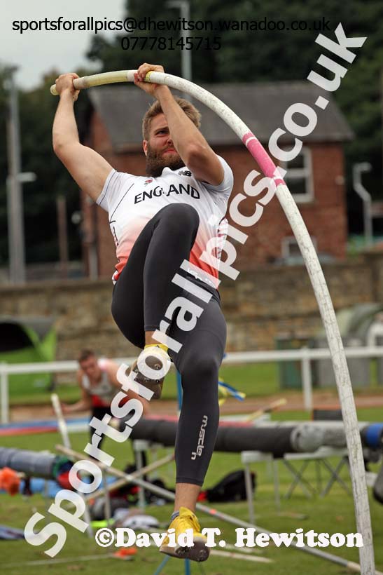 Senior mens pole vault, EAP International Combined Events, Hexham Northumberland. Photo: David T. Hewitson/Sports for All Pics